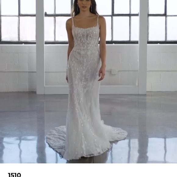 Martina Liana 510 designer Women's Wedding Dress Size 8 (USA 6) with veil - Picture 12 of 16